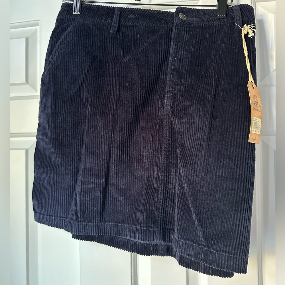 Adorable navy blue corduroy skirt by Fat Face.